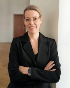 Nicole Warm